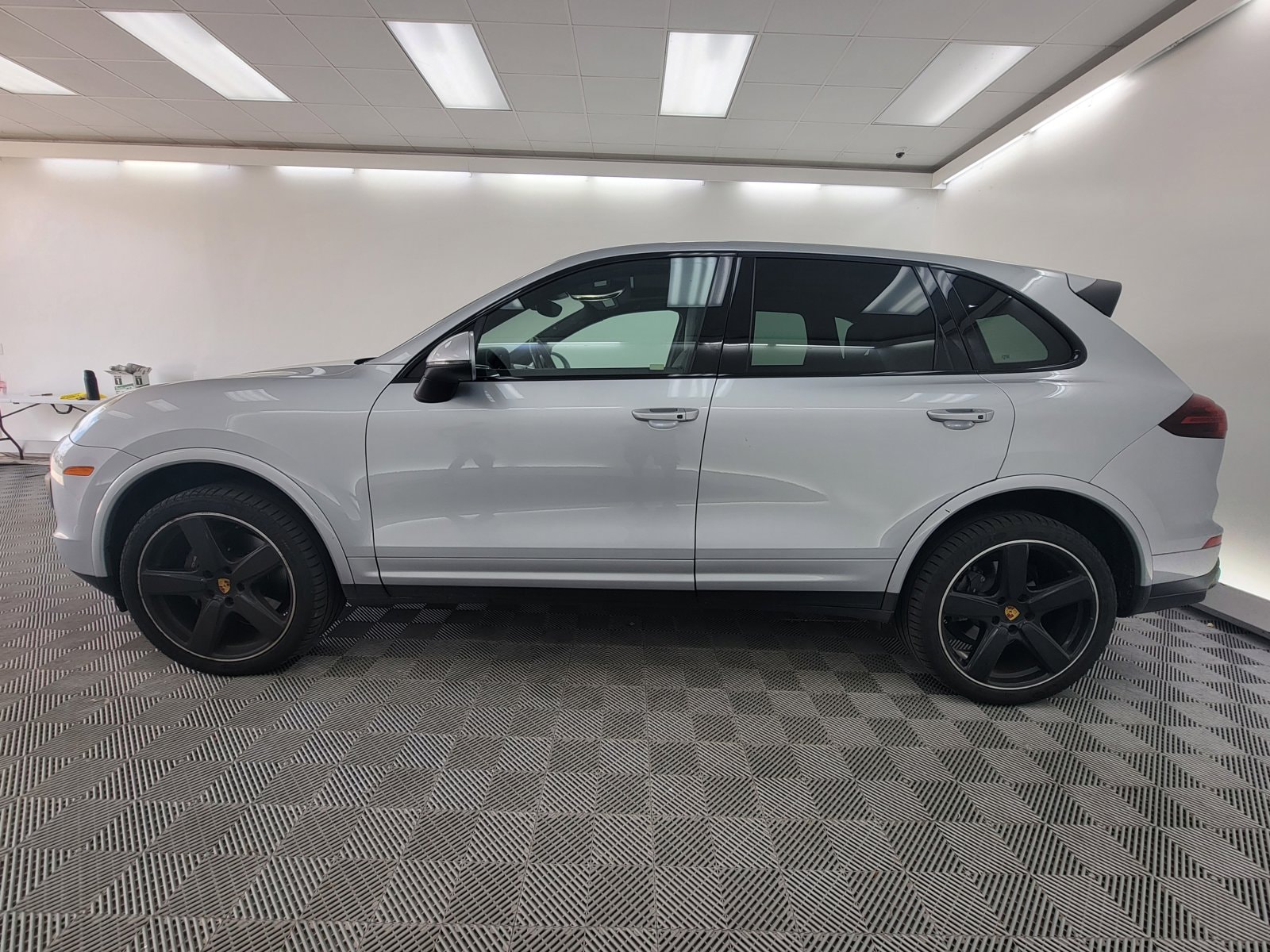 Used 2018 Porsche Cayenne Platinum Edition with VIN WP1AA2A27JKA06041 for sale in Hardeeville, SC