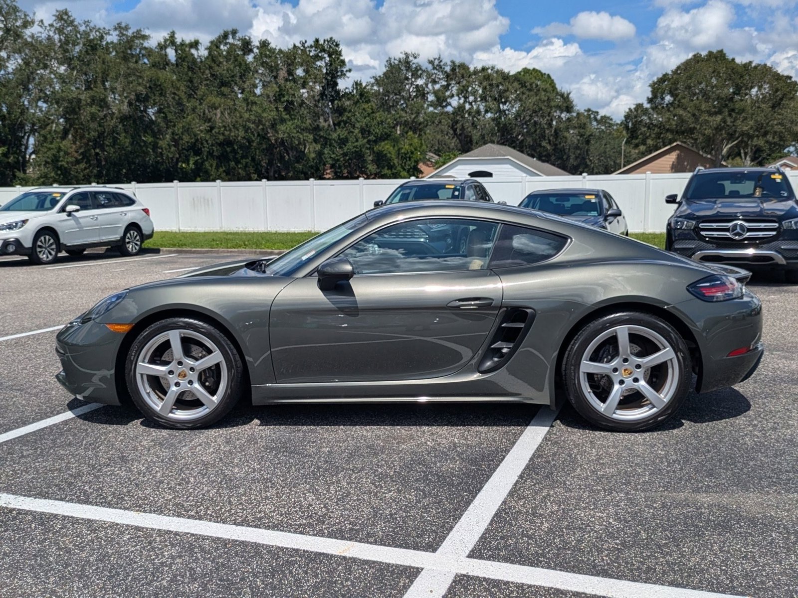 2020 Porsche Cayman T photo 2