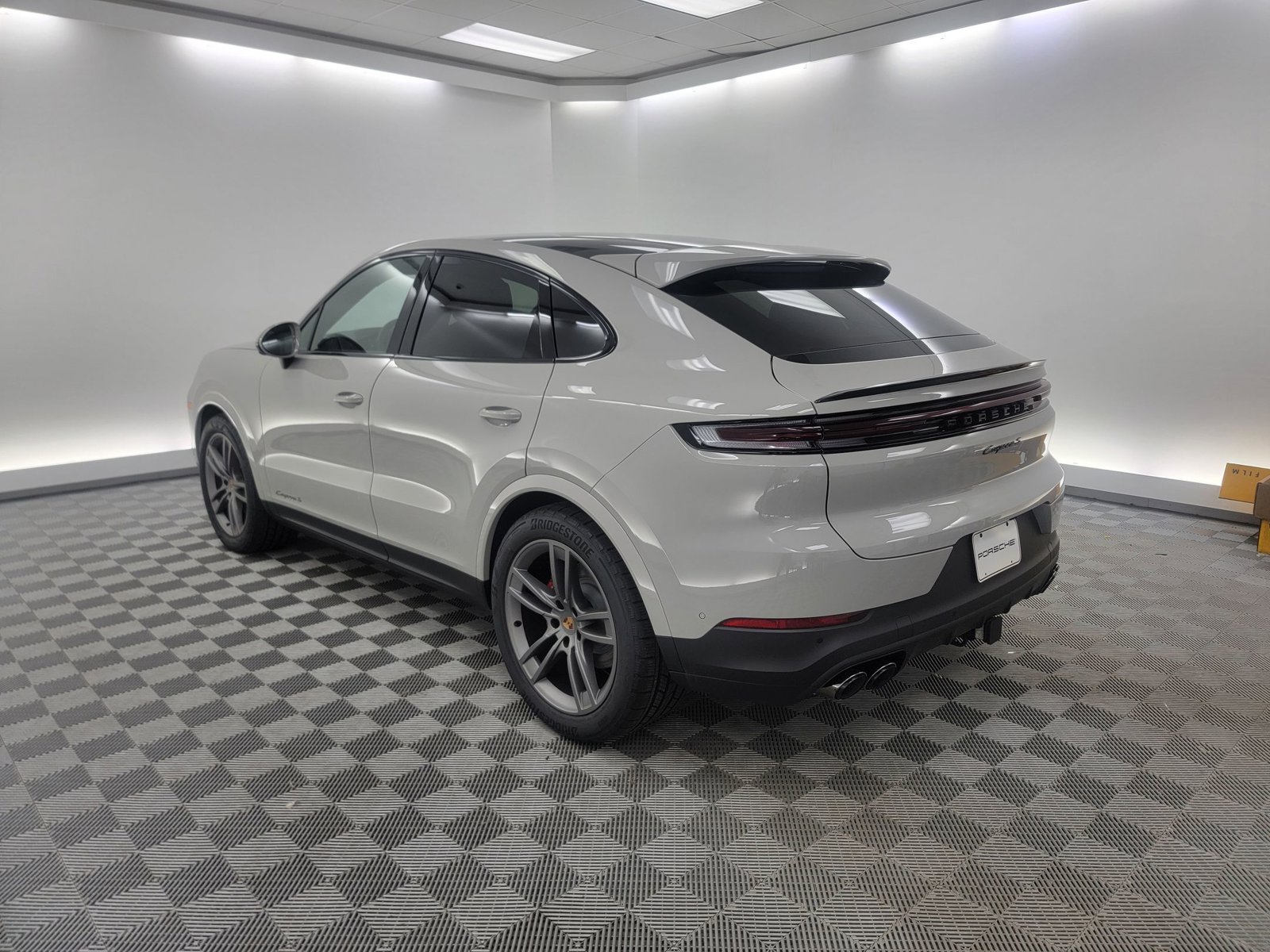 2025 Porsche Cayenne Coupe S photo 2