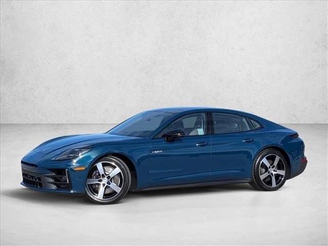 2025 Porsche Panamera 4 E-Hybrid's photo