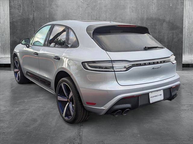 2025 Porsche Macan T photo 3