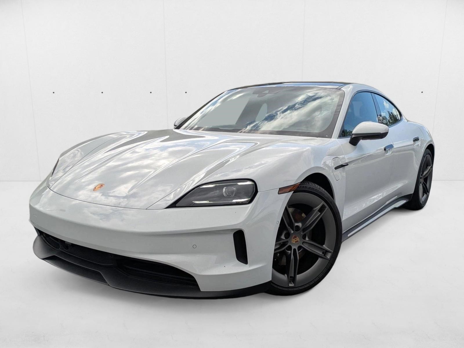 伊藤遼哉。1/43 Porsche 特注 Taycan GTS 1/43 Dealer Edition Porsche Taycan Turbo GT (J1 PA) (Pale