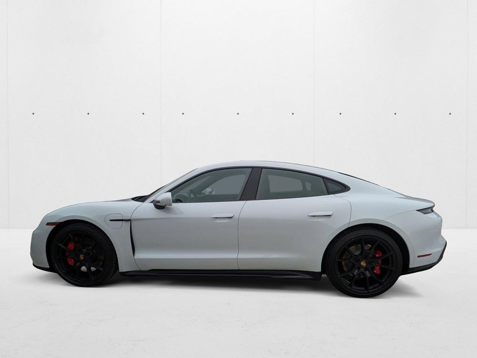 2022 Porsche Taycan GTS photo 2