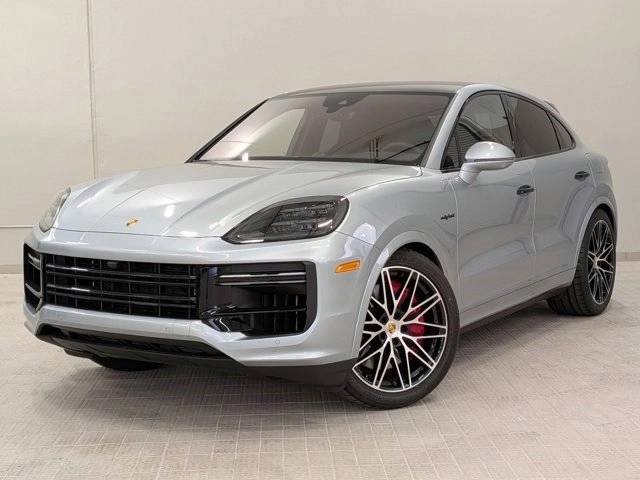2024 Porsche Cayenne Coup Turbo E-Hybrid's photo