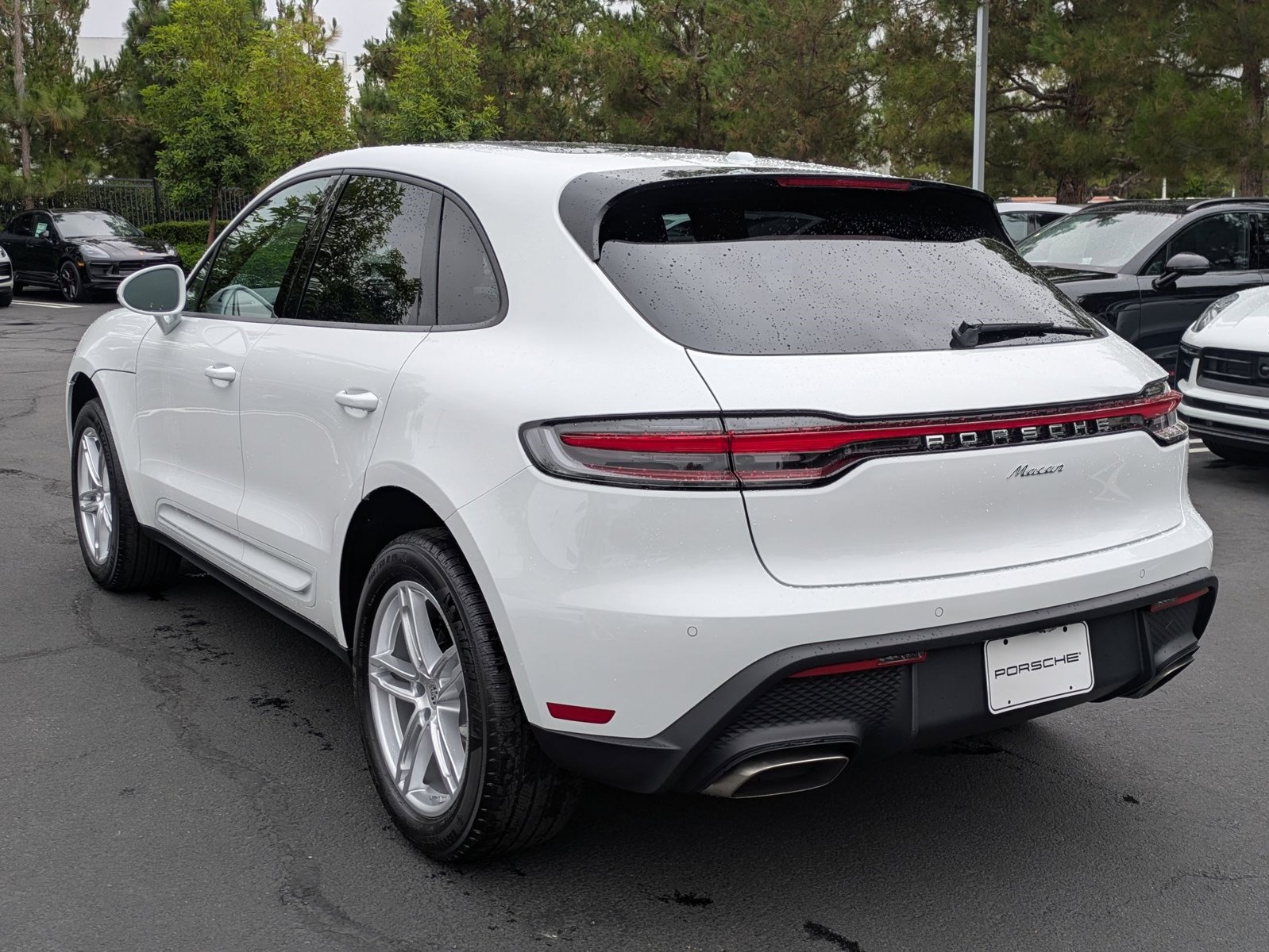 2025 Porsche Macan T photo 3