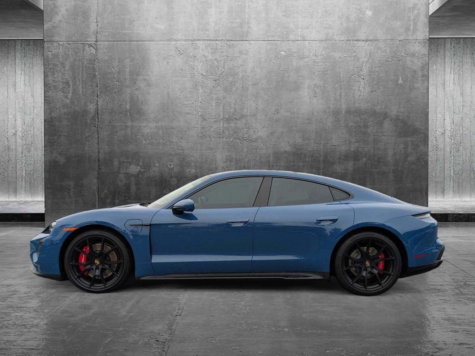 2022 Porsche Taycan GTS photo 2