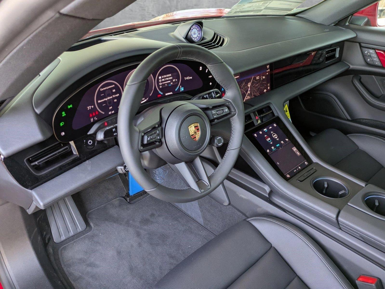 2025 Porsche Taycan 4S photo 4