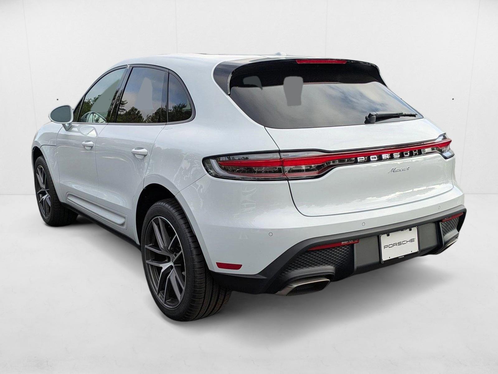 2025 Porsche Macan S photo 3