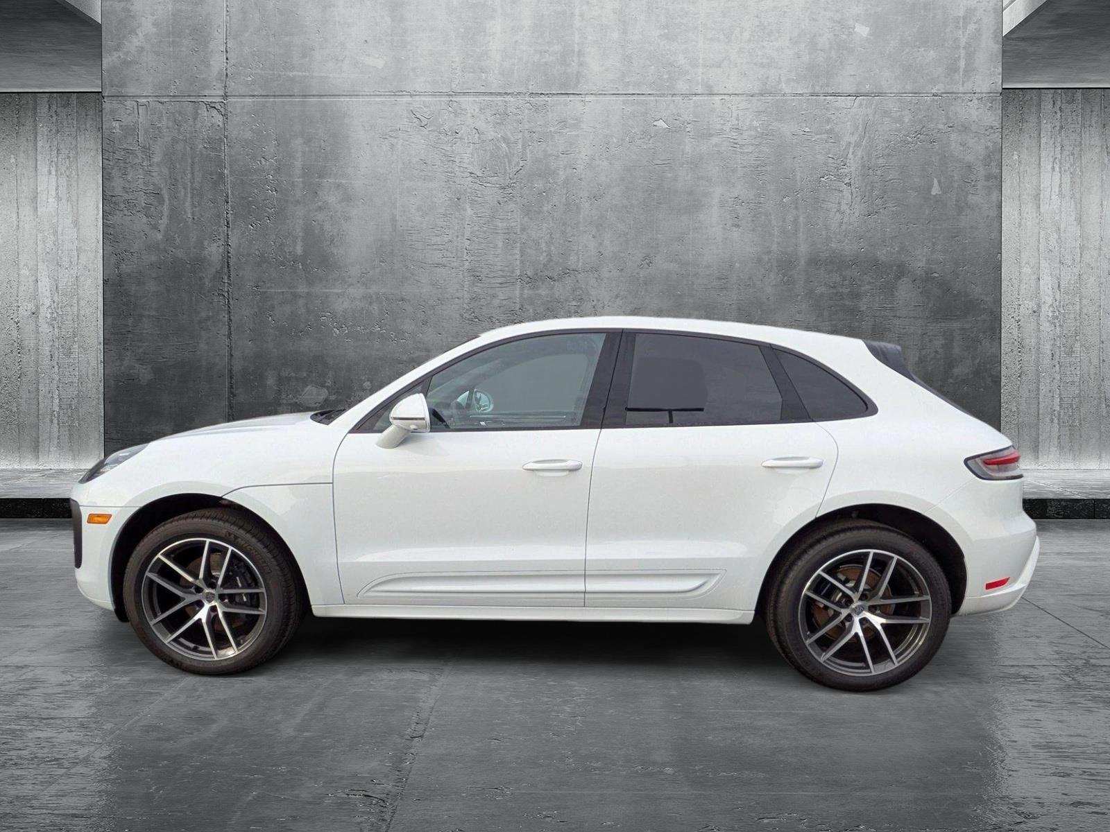2025 Porsche Macan S photo 2