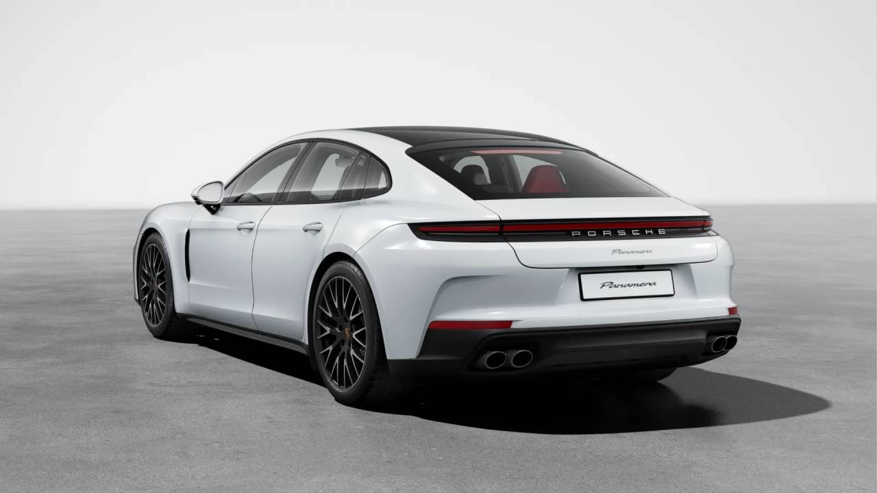2026 Porsche Panamera 4 photo 2