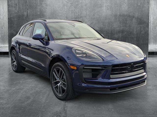 2025 Porsche Macan S photo 3