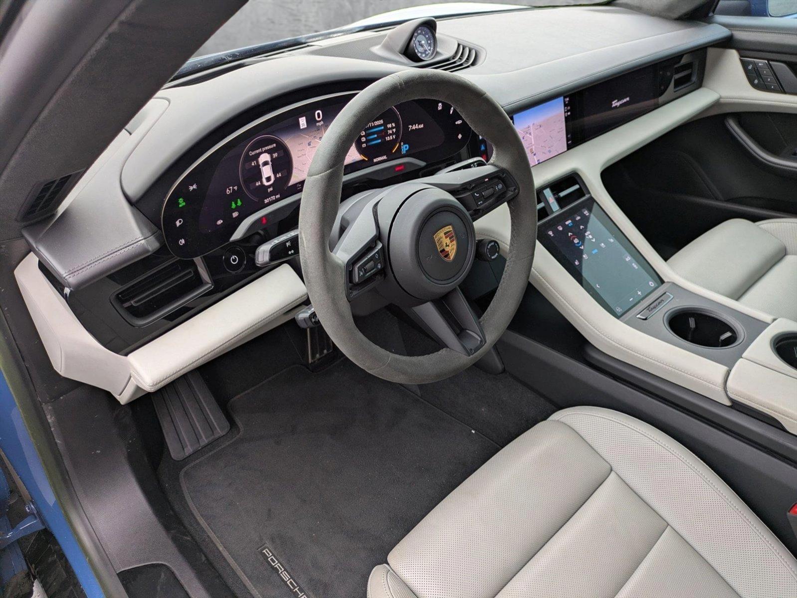 2022 Porsche Taycan GTS photo 4