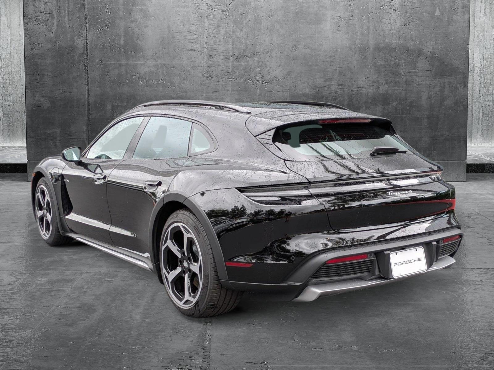 2025 Porsche Taycan Cross Turismo 4 photo 3