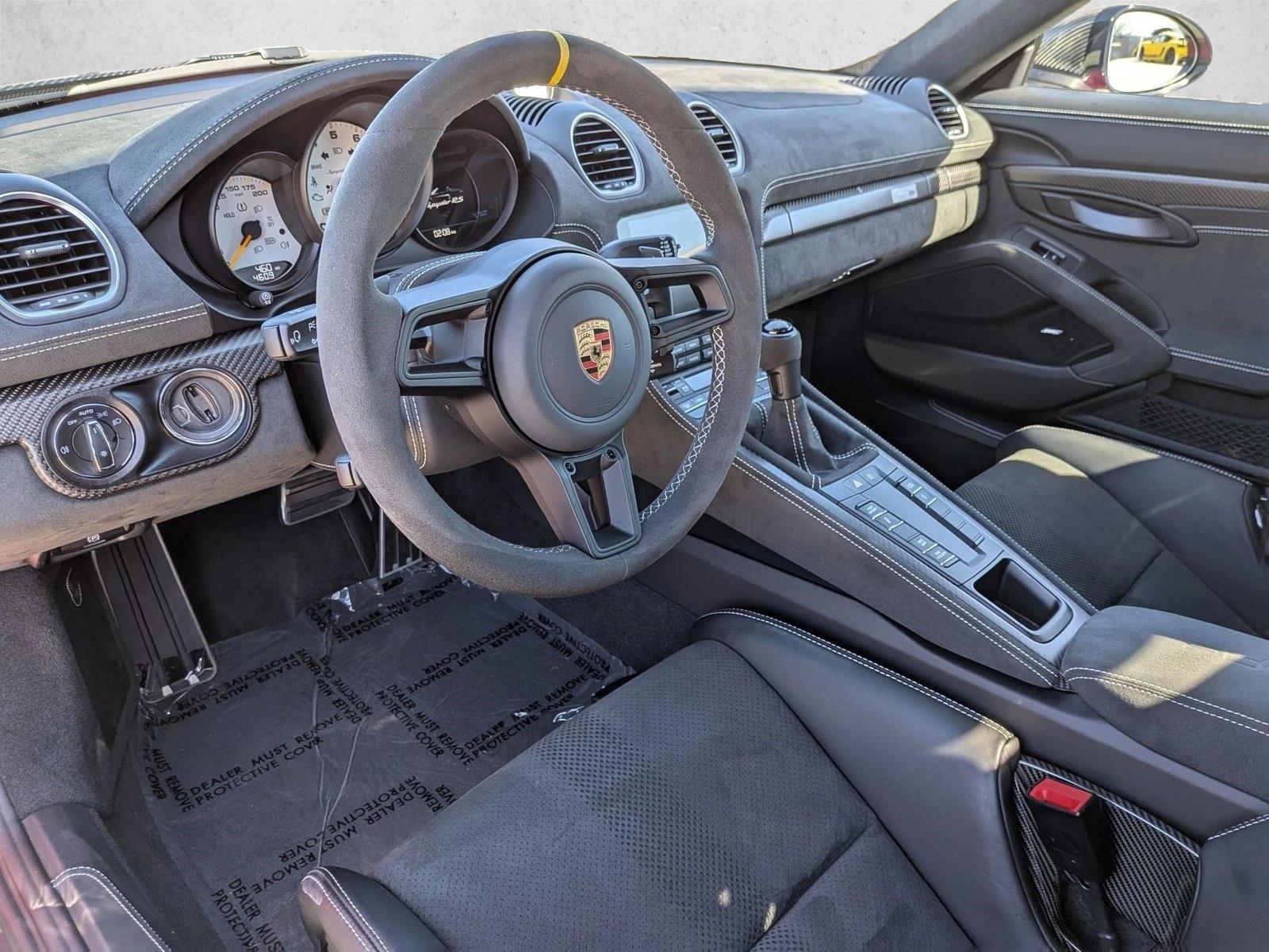 2024 Porsche Boxster Spyder photo 4