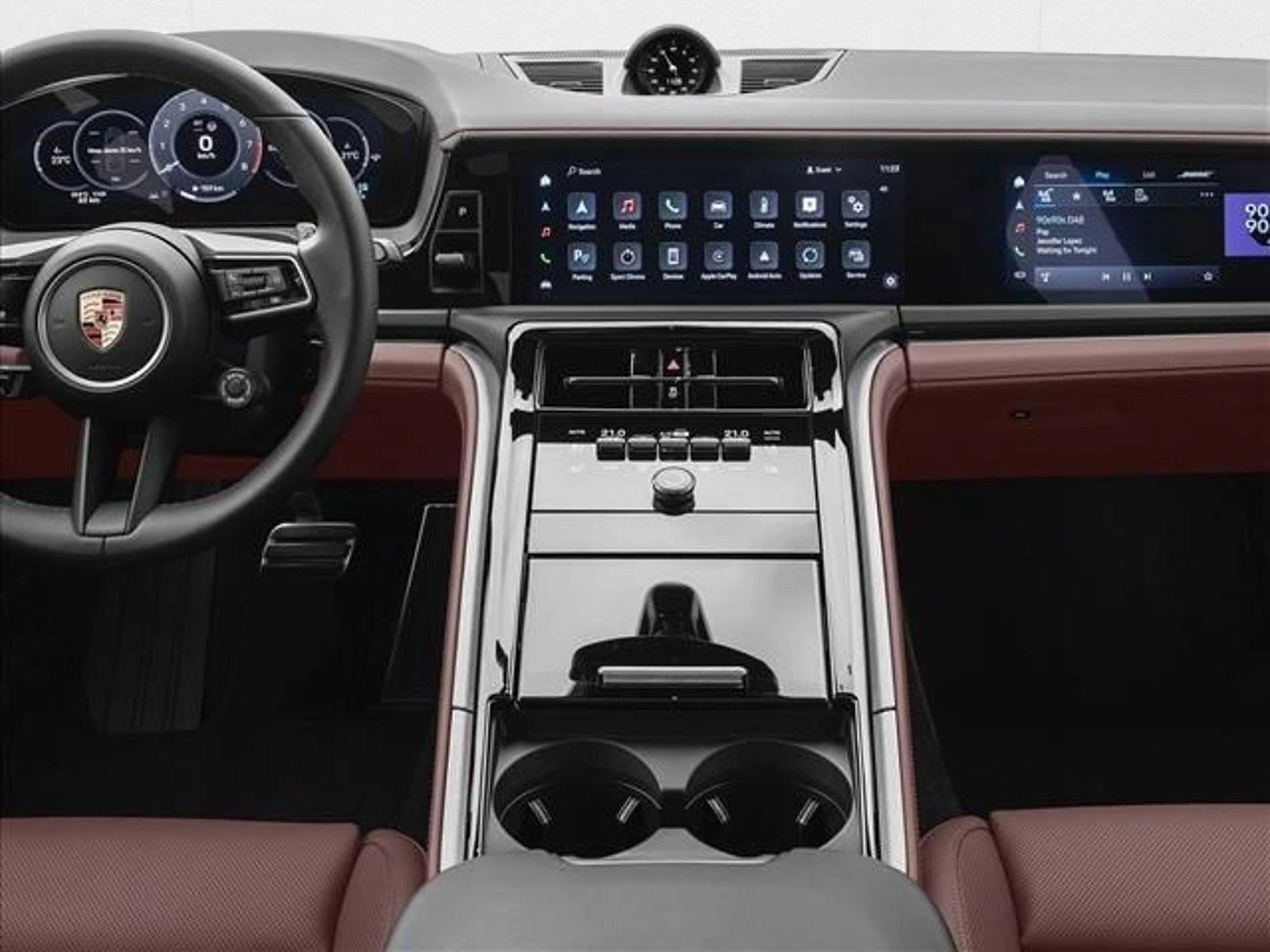 2025 Porsche Panamera 4 photo 2