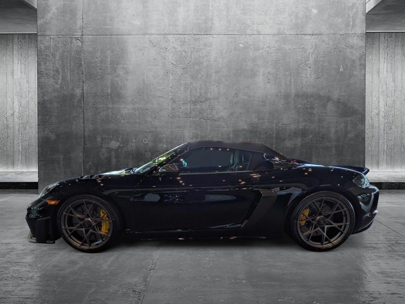 Porsche 718 Spyder カタログ 2025 Porsche 718 Spyder Convertible Digital Showroom