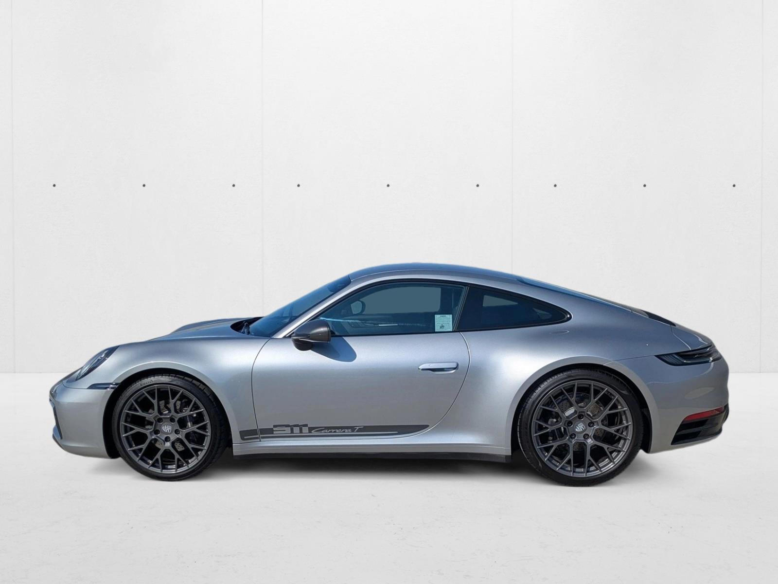2024 Porsche 911 T photo 2