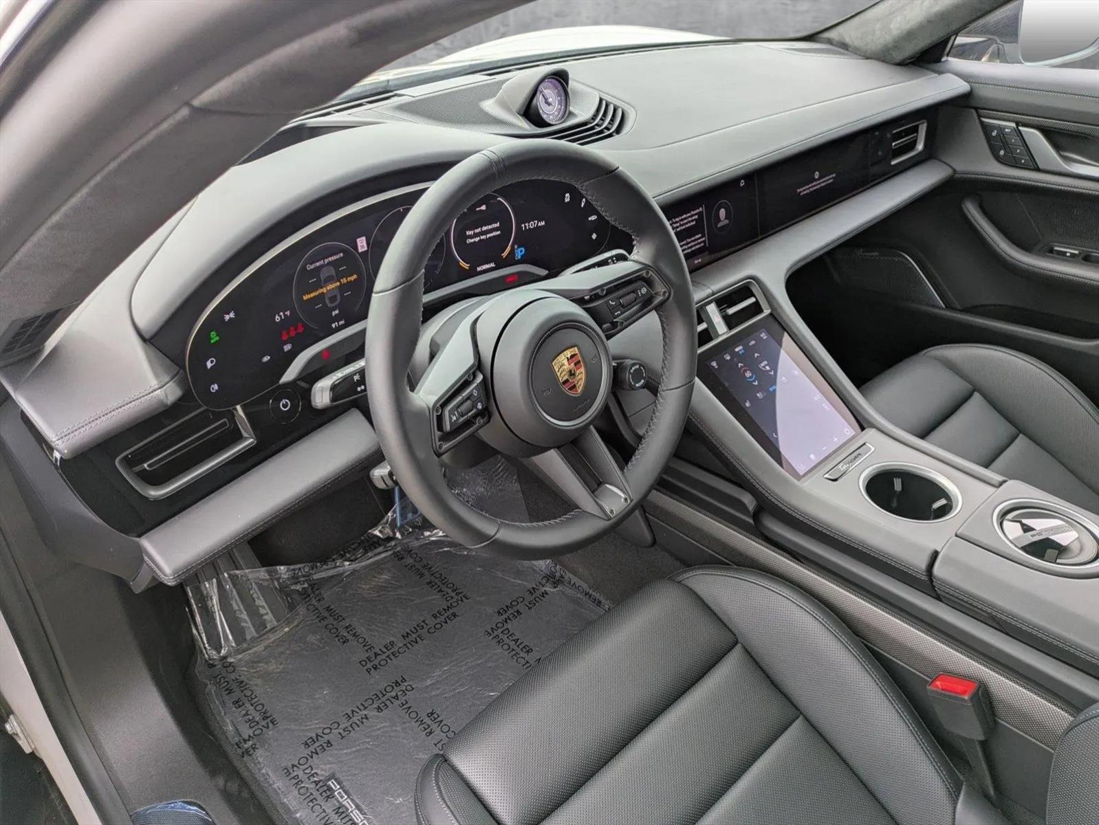2024 Porsche Taycan Turbo S photo 4