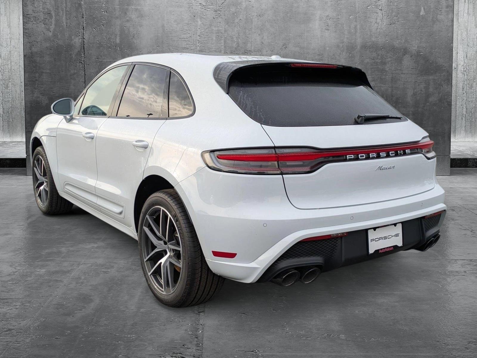 2025 Porsche Macan S photo 3