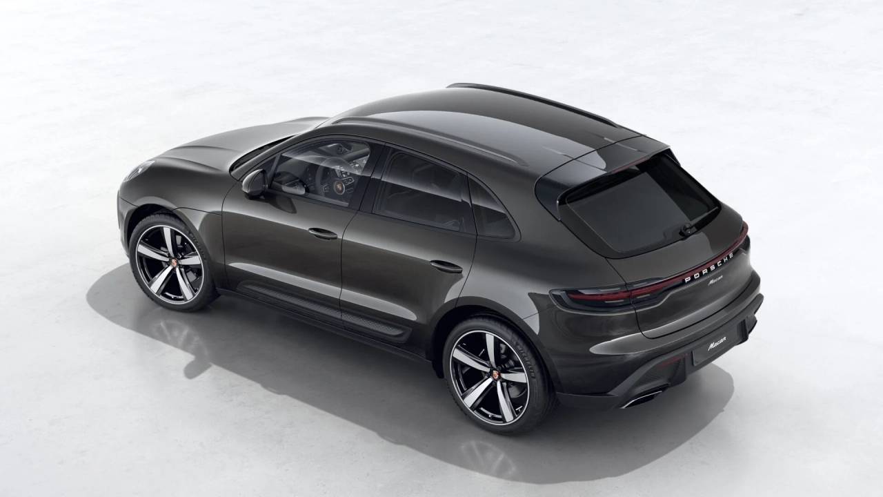 2026 Porsche Macan T photo 2