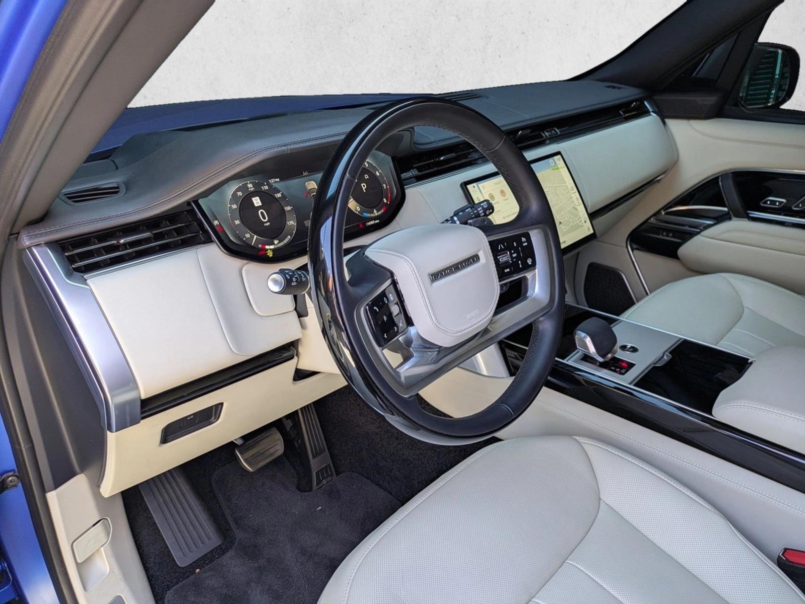 2025 Land Rover Range Rover Autobiography photo 2