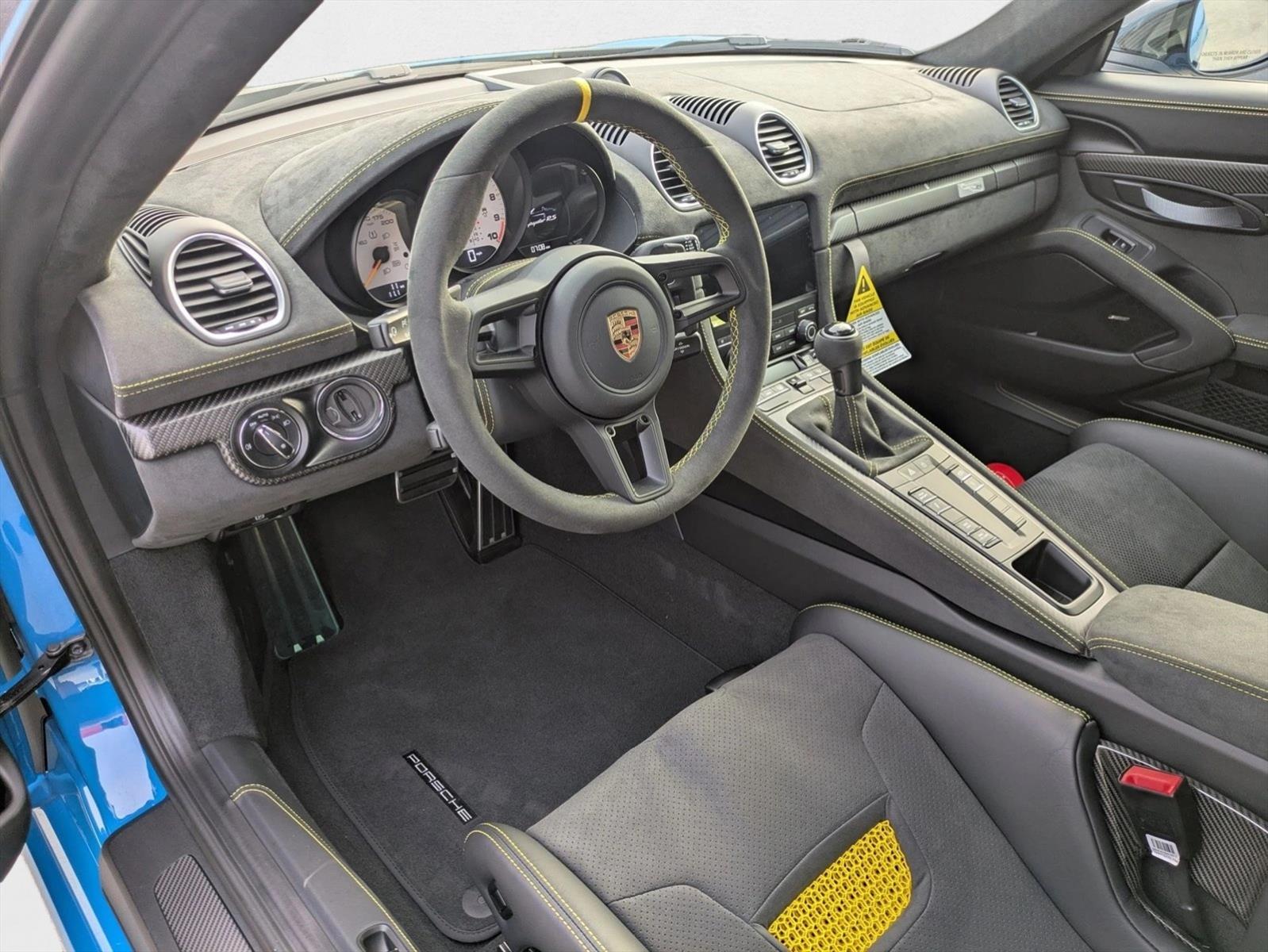2025 Porsche Boxster Spyder photo 4