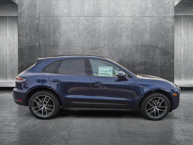 2025 Porsche Macan S photo 4