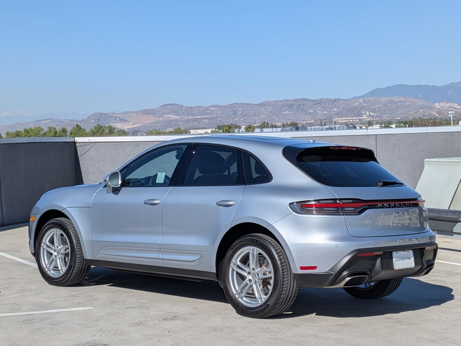 2025 Porsche Macan T photo 3