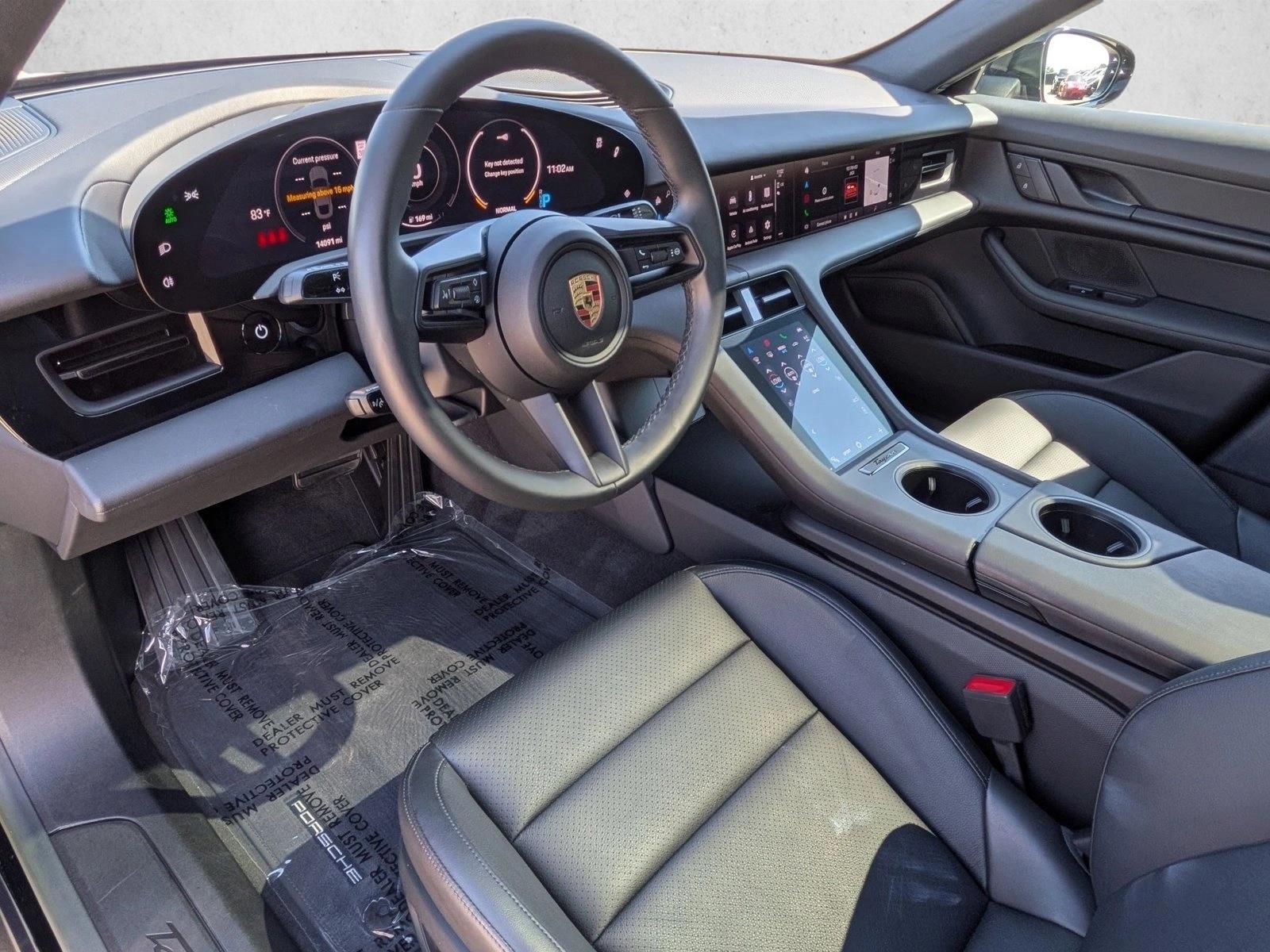 2024 Porsche Taycan photo 4