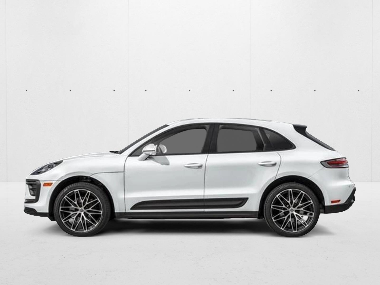 2025 Porsche Macan T photo 2