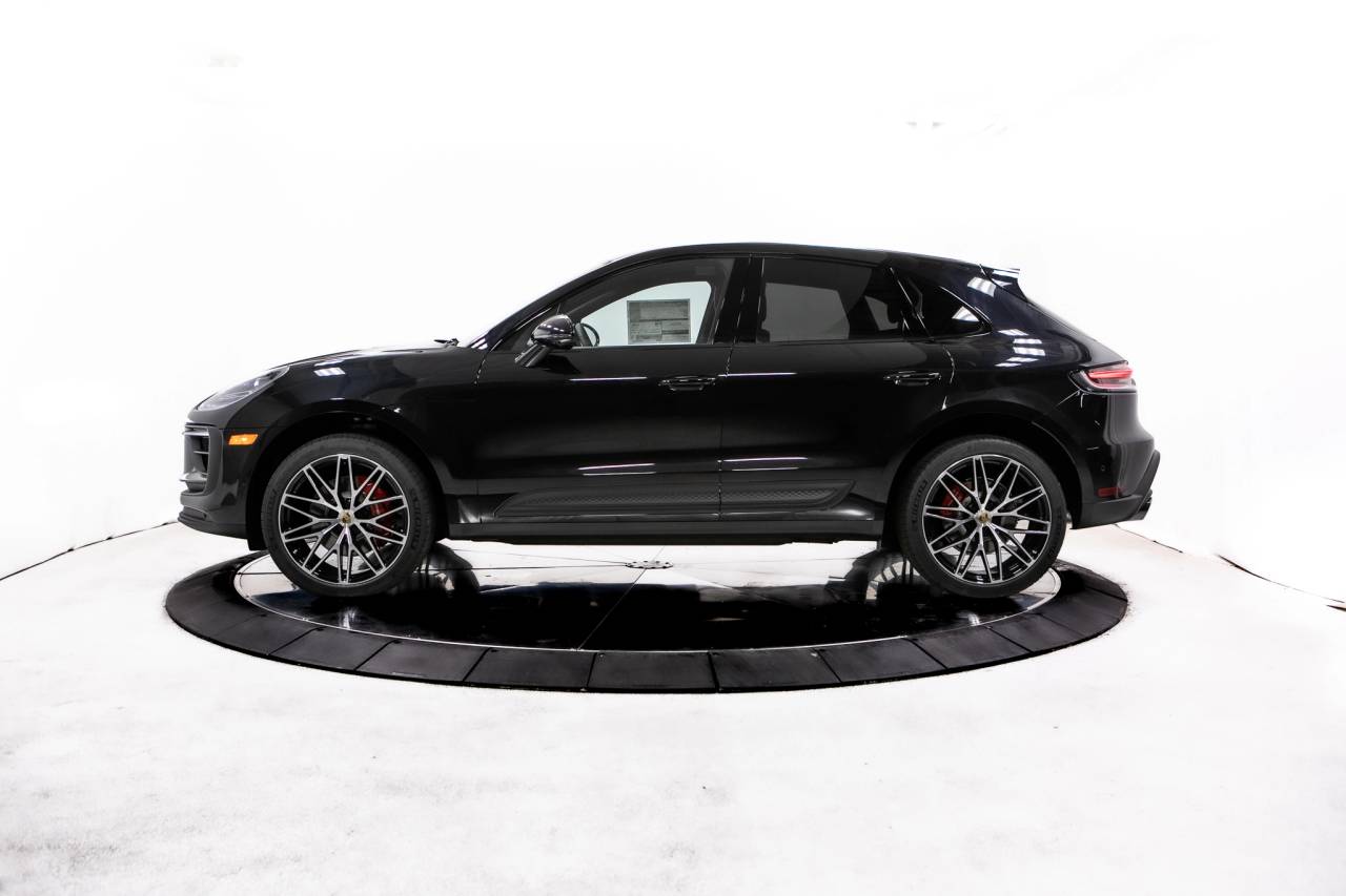 2026 Porsche Macan S photo 2