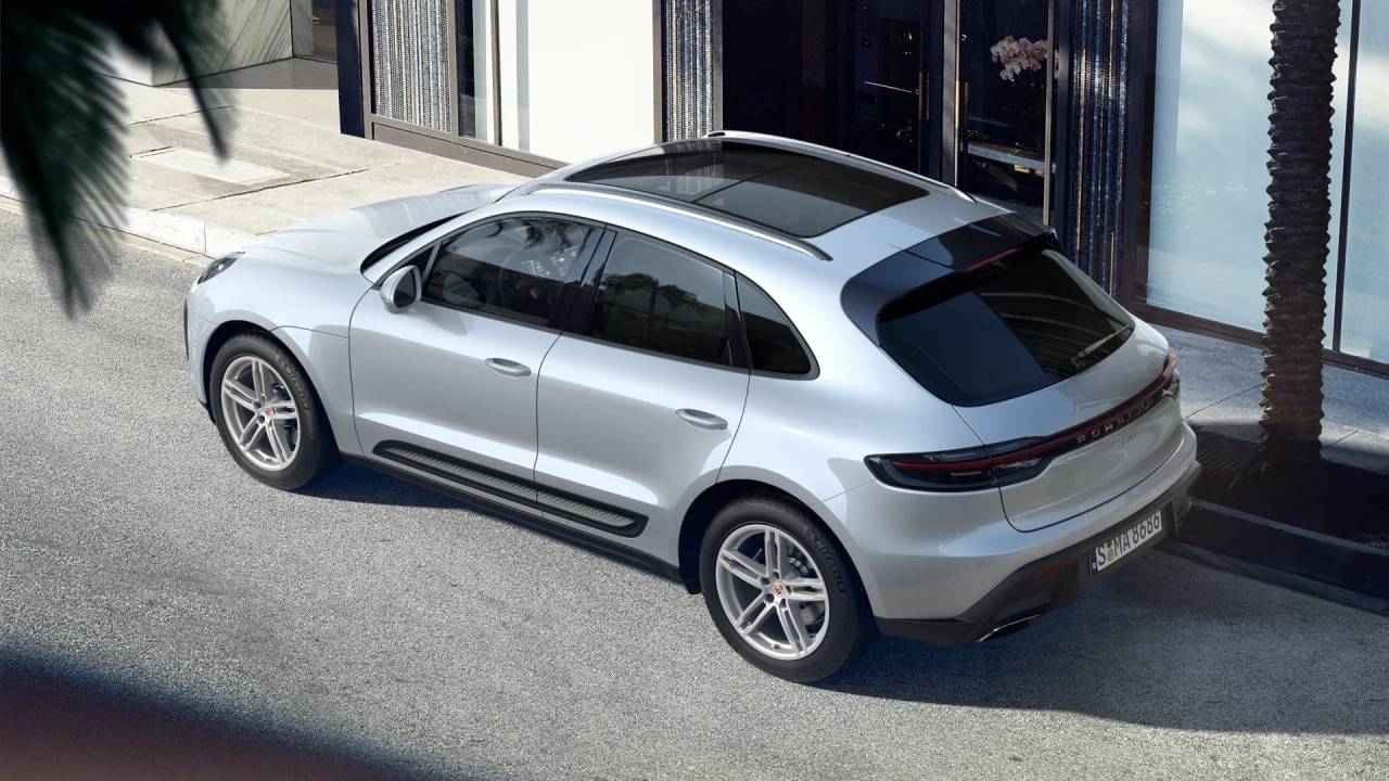 2025 Porsche Macan T photo 4