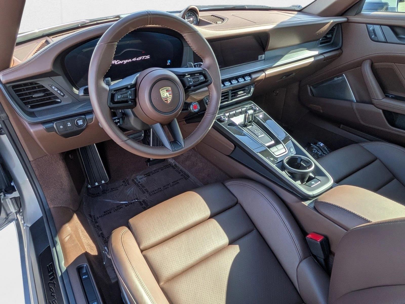 2025 Porsche 911 Targa 4 GTS photo 4