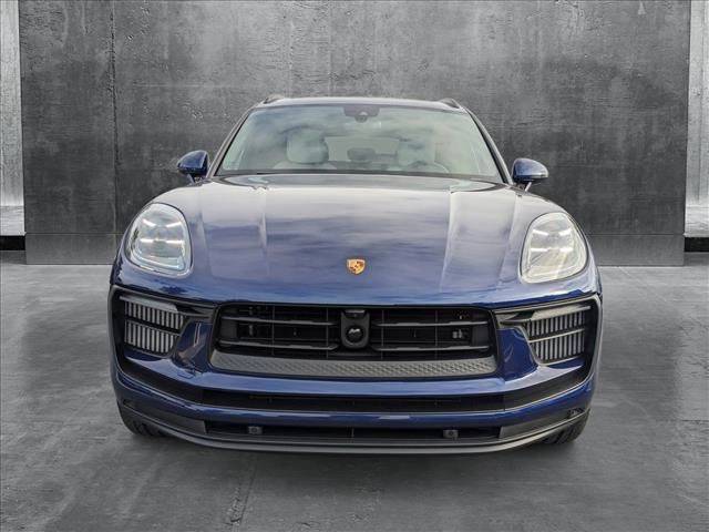 2025 Porsche Macan S photo 2