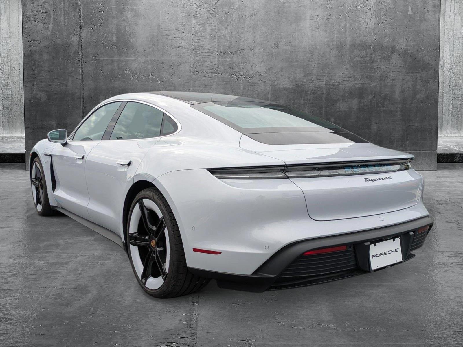 2025 Porsche Taycan 4S photo 3