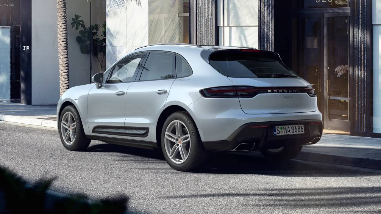 2025 Porsche Macan T photo 3