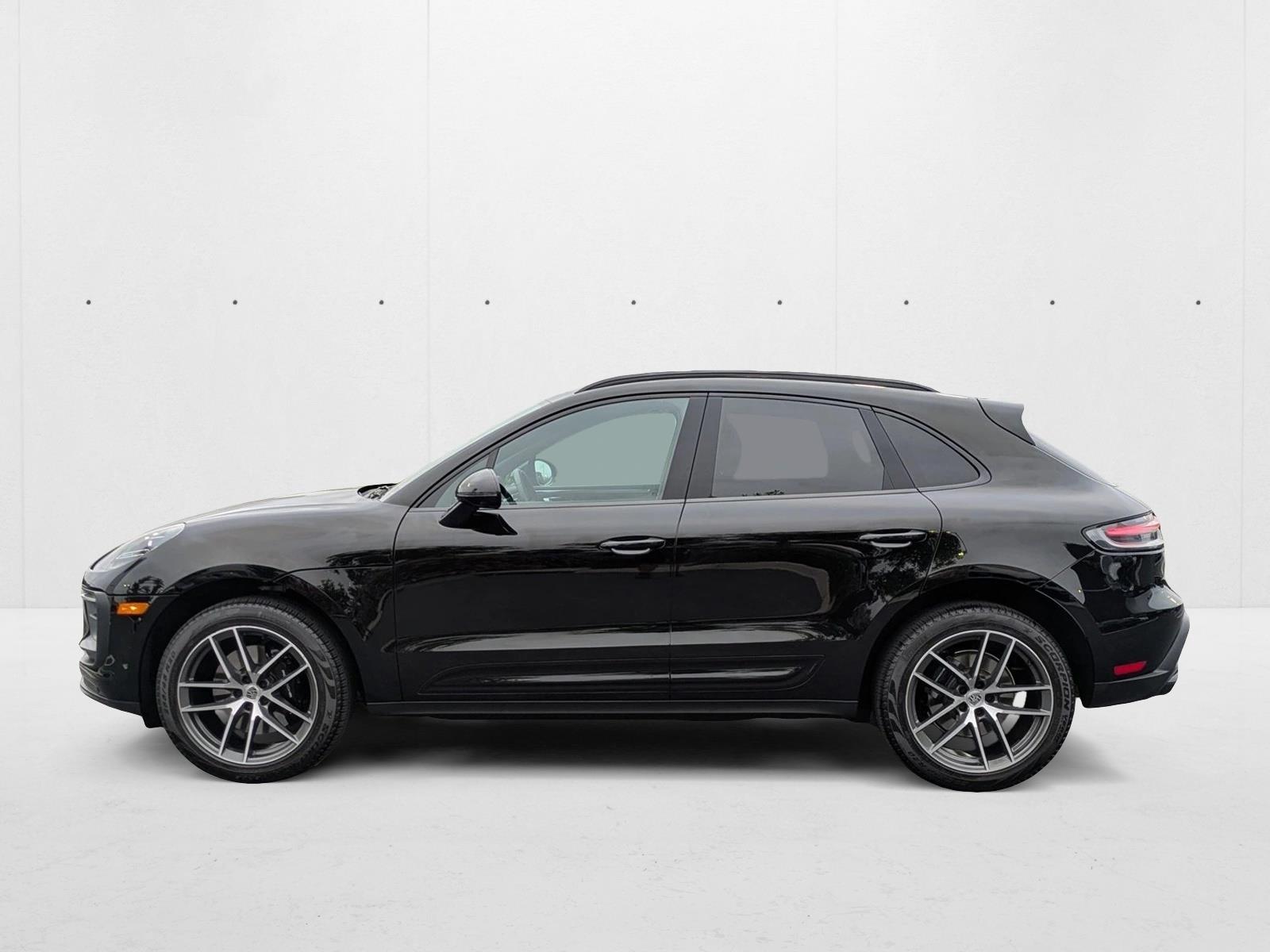 2024 Porsche Macan S photo 2