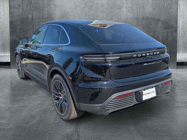 2025 Porsche Macan Electric photo 3