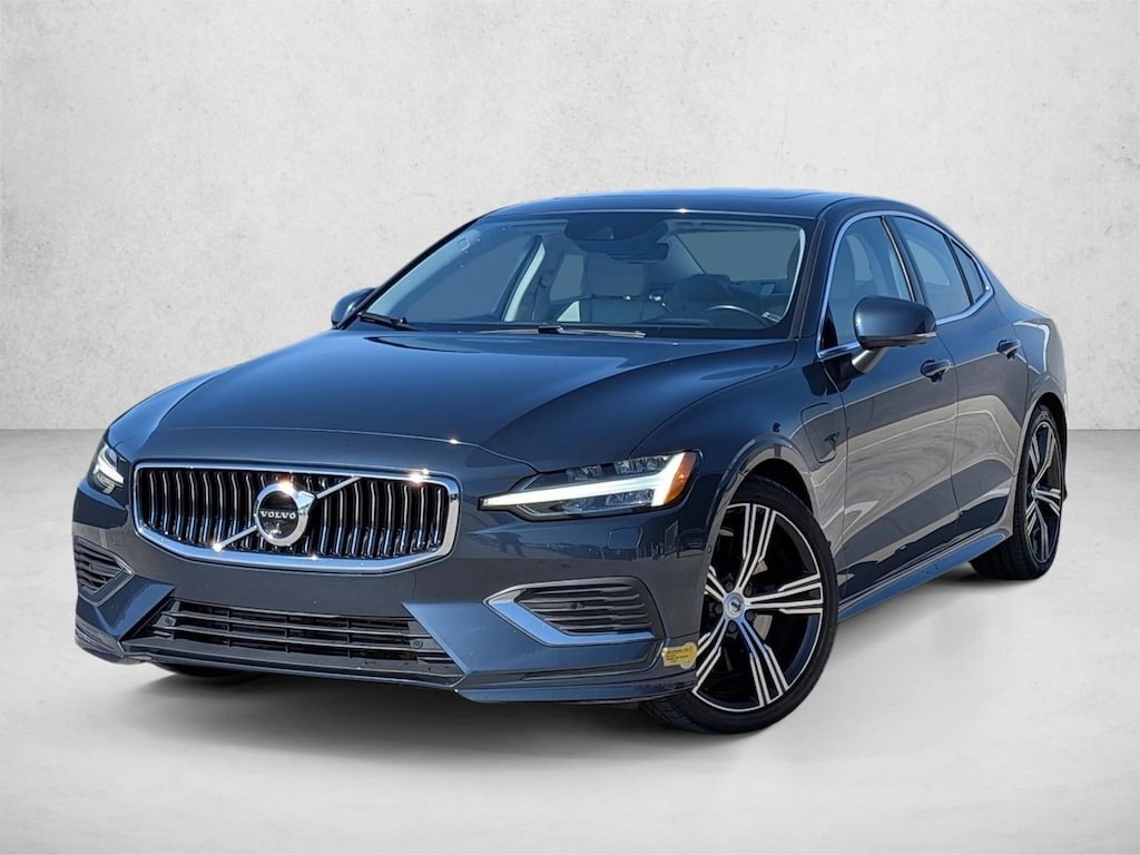 Used 2022 Volvo S60 Recharge Plug-In Hybrid eAWD Inscription Sedan
