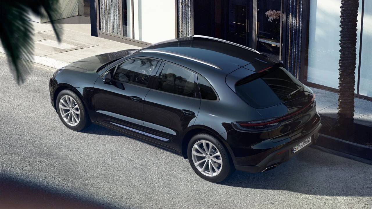 2024 Porsche Macan T photo 4