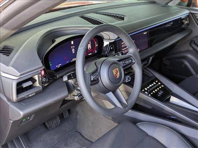 2025 Porsche Macan Electric photo 4