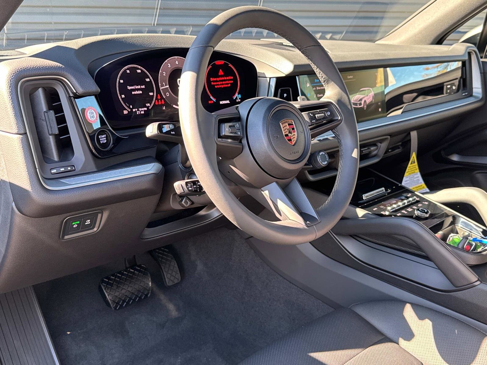 2025 Porsche Cayenne photo 4