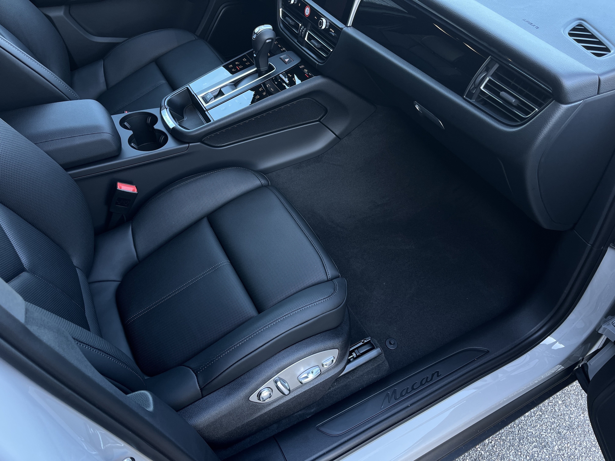 2026 Porsche Macan Base - Photo 22