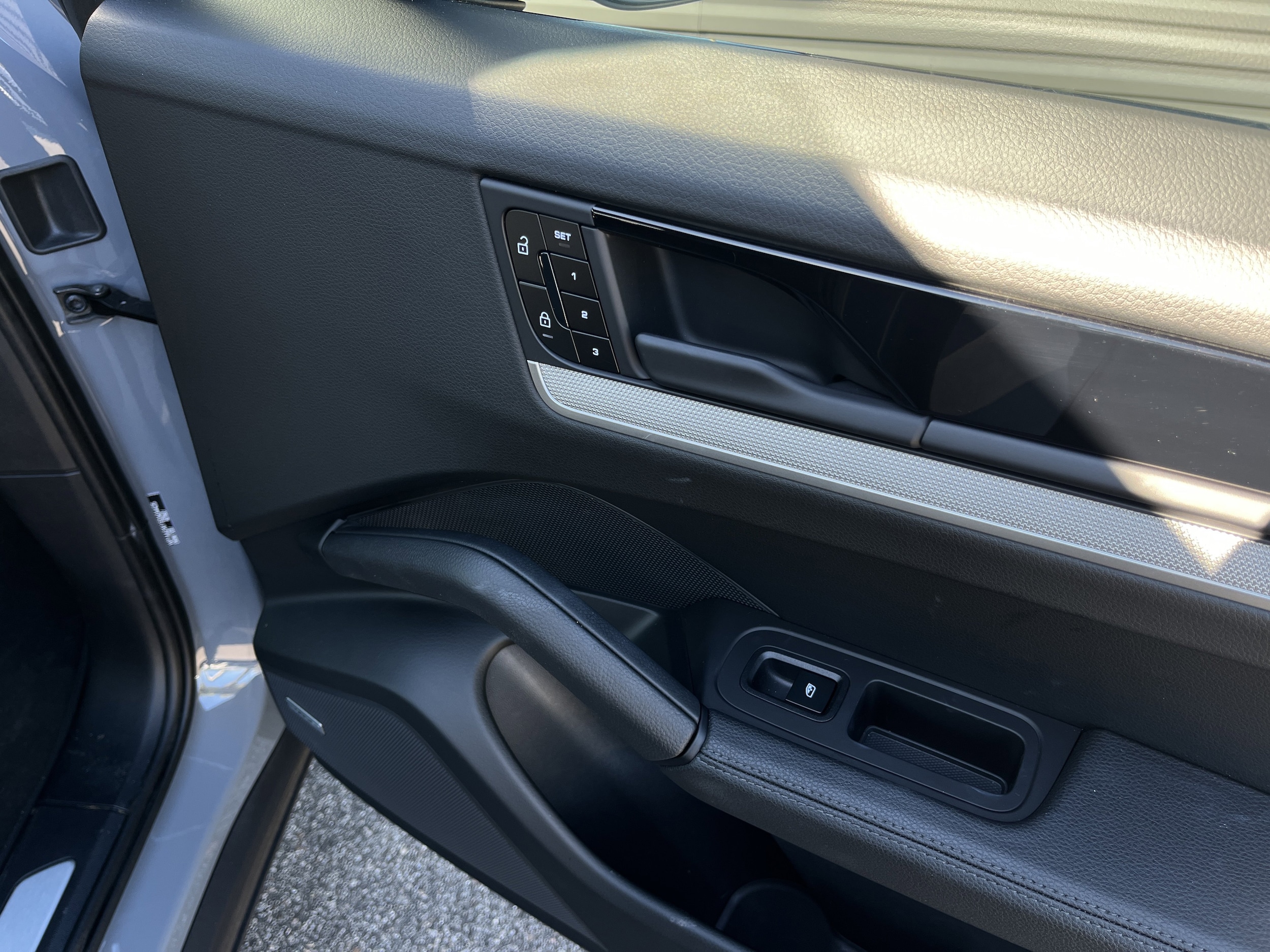 2025 Porsche Cayenne Base - Photo 21