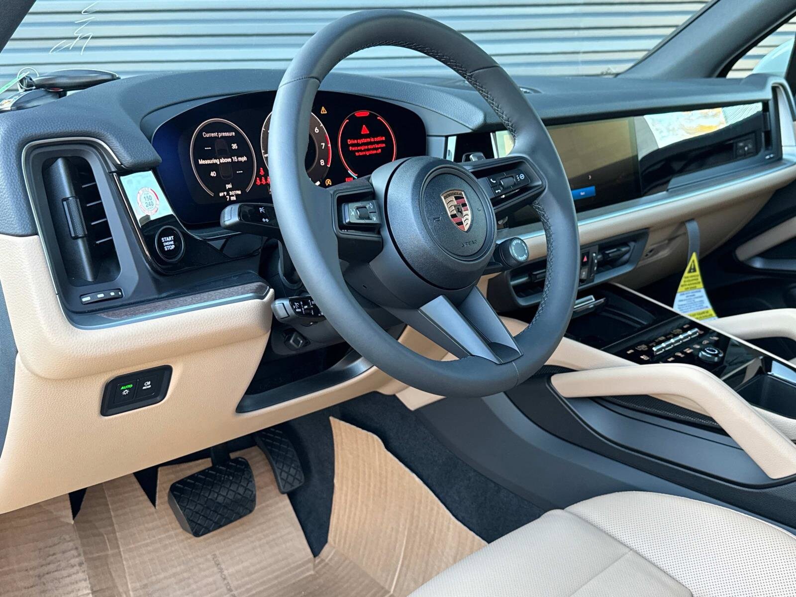 2025 Porsche Cayenne photo 4