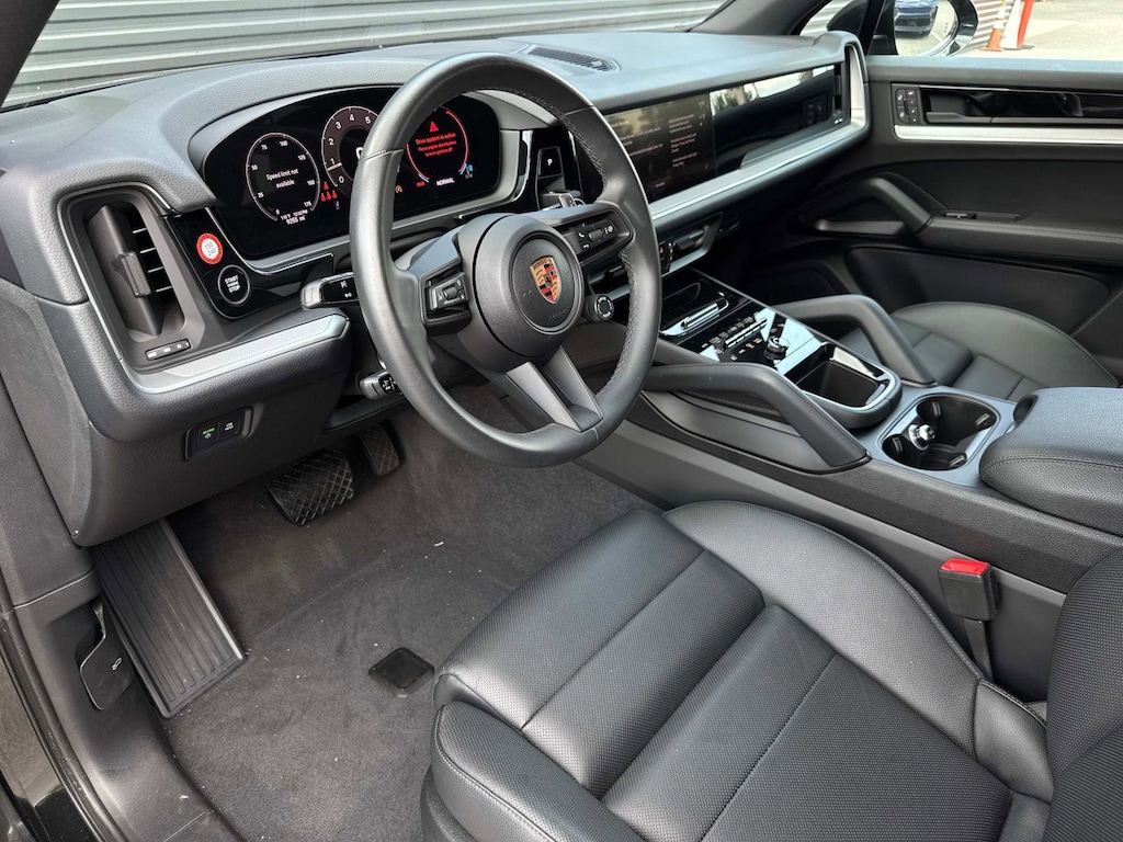 New 2025 Porsche Cayenne  SUV