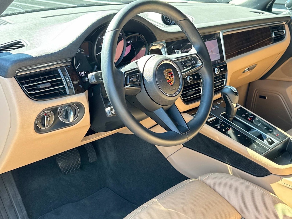 New 2025 Porsche Macan  SUV