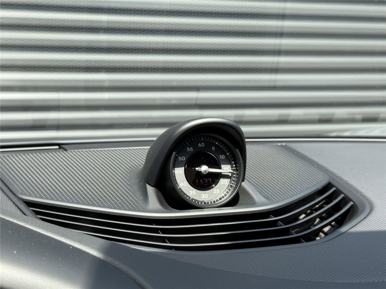 2025 Porsche Taycan Base - Photo 24