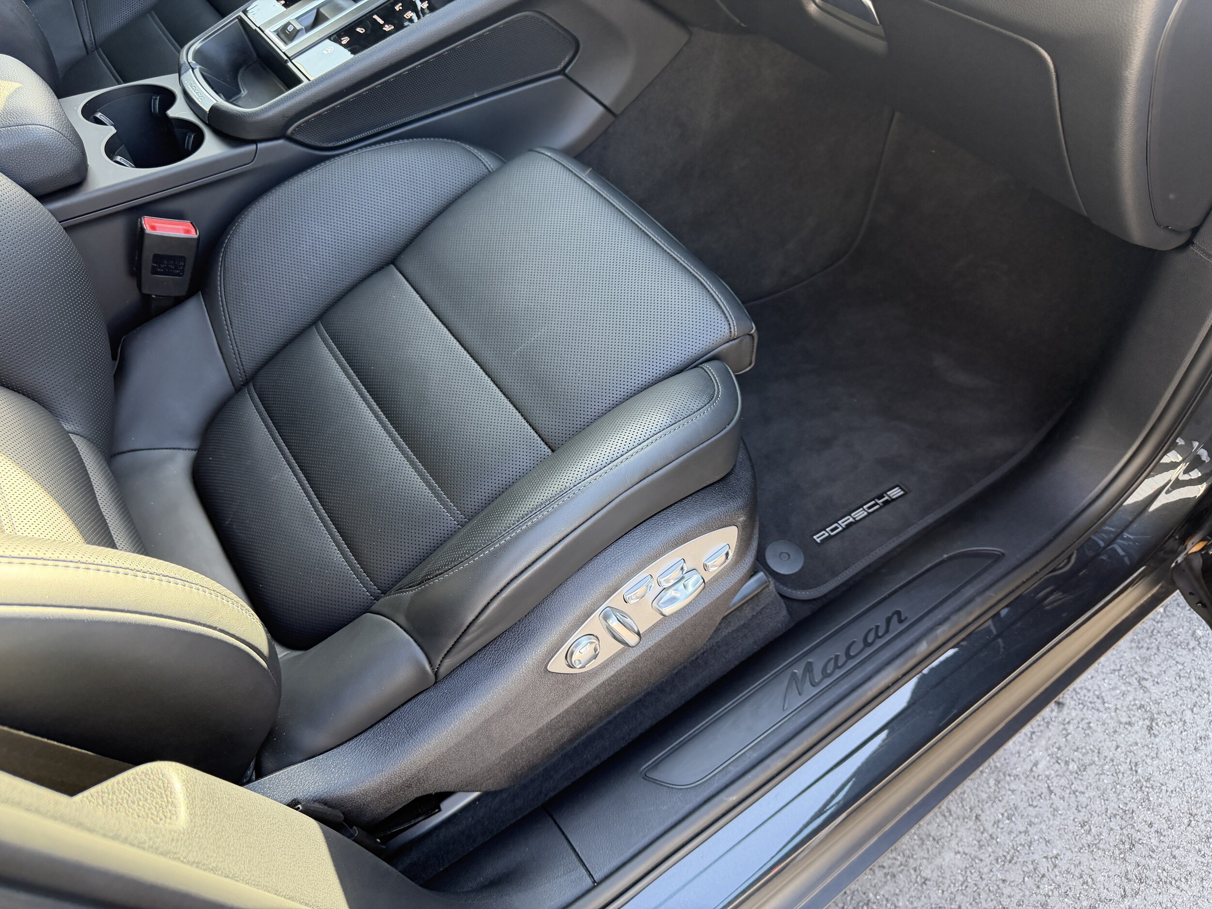 2026 Porsche Macan Base - Photo 28