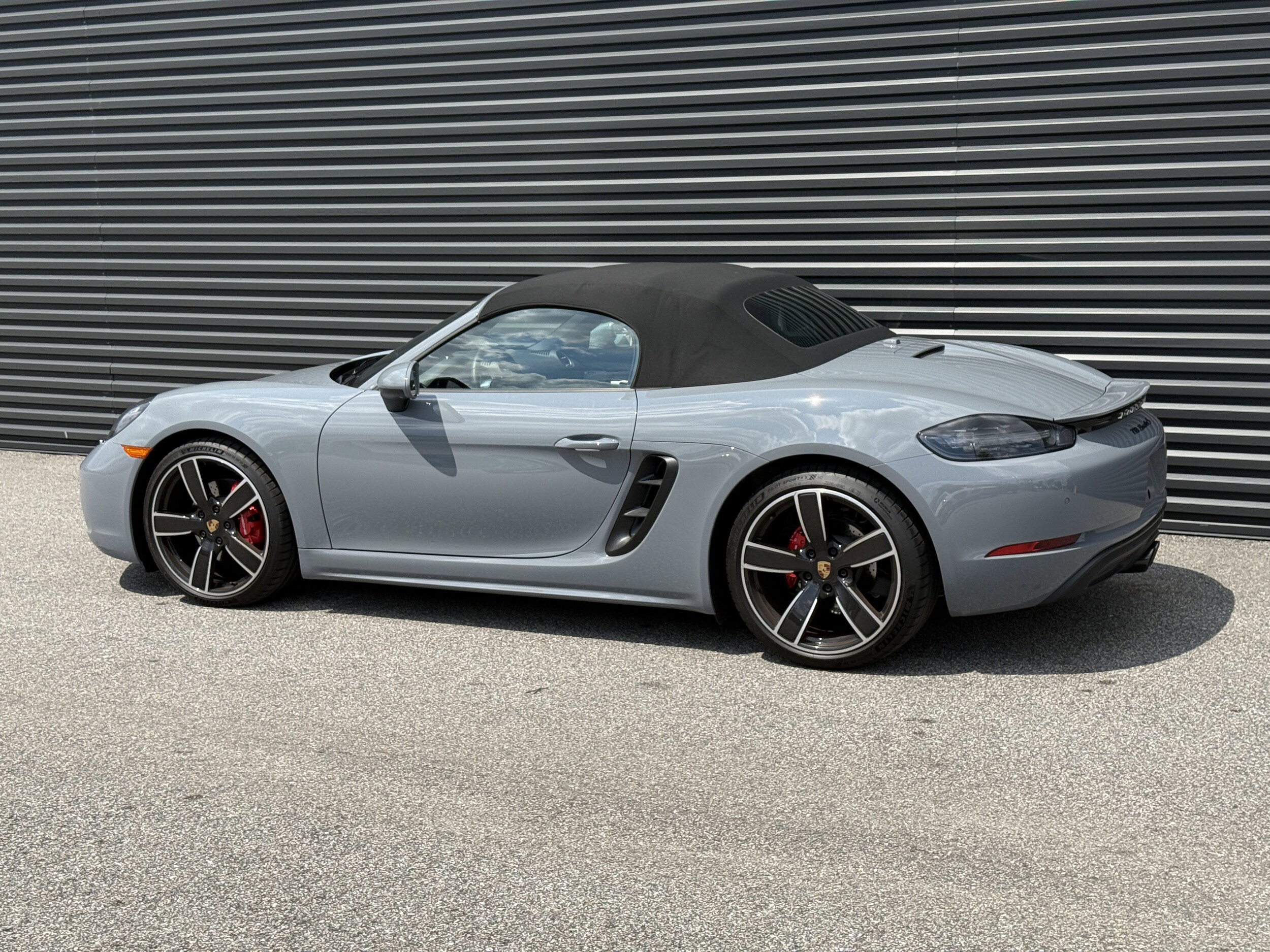 2024 Porsche Boxster S photo 4